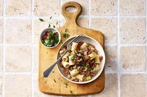trendfood pasta e fagioli mit doerrtomaten und speck 011120